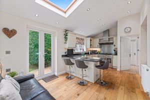 Kitchen/Breakfast Room- click for photo gallery